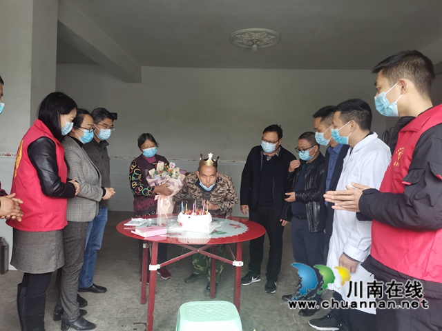 心系军烈属，关怀送上门！泸县开展清明节慰问军烈属活动(图1)