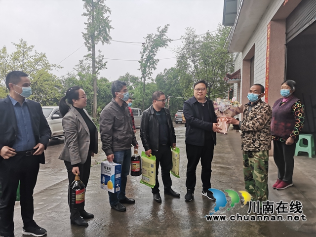 心系军烈属，关怀送上门！泸县开展清明节慰问军烈属活动(图6)