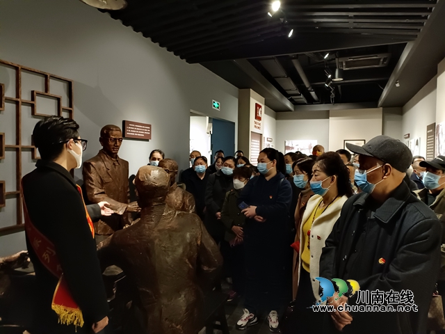 龙马潭区红星街道春晖社区开展“我们的节日 清明节”主题党日活动(图4)