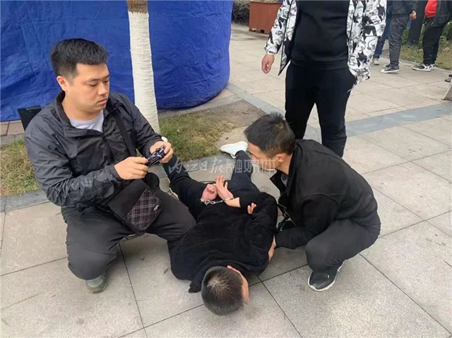 一路追踪!隆昌荣昌泸县三地警方联手逮了一窝“油耗子”(图2) 一路追踪!隆昌荣昌泸县三地警方联手逮了一窝“油耗子”(图2)