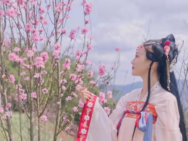 【创建天府旅游名县•纳溪】不负芳华不负春,不妨一同带着汉服去踏春吧(图5) 【创建天府旅游名县•纳溪】不负芳华不负春,不妨一同带着汉服去踏春吧(图5)