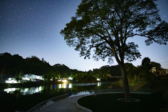 美爆!古蔺春日星空繁星灿烂 银河高悬 浪漫至极(图6) 美爆!古蔺春日星空繁星灿烂 银河高悬 浪漫至极(图6)