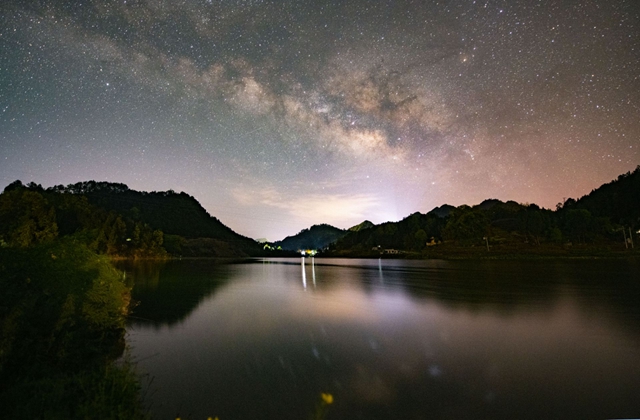 美爆!古蔺春日星空繁星灿烂 银河高悬 浪漫至极(图8) 美爆!古蔺春日星空繁星灿烂 银河高悬 浪漫至极(图8)