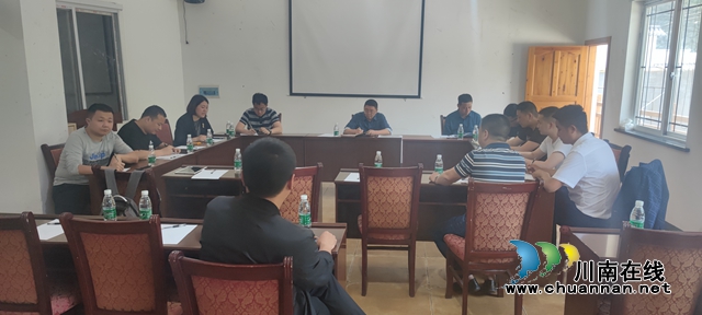 叙永县人大常委会副主任余显中带队调研叙永县观兴镇、正东镇白酒产业发展情况(图1)