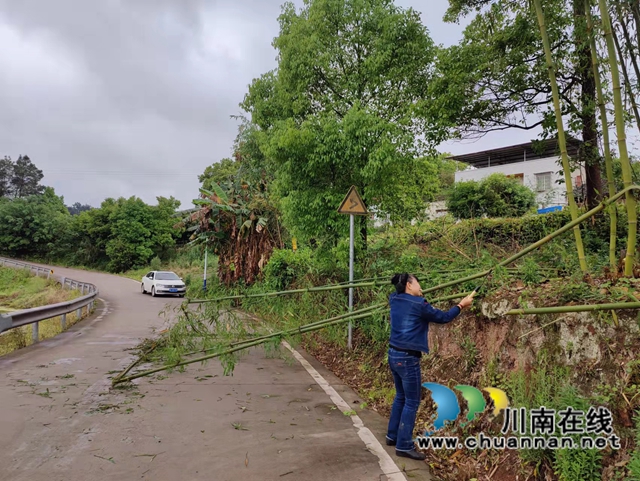 暴风过境  泸县立石镇干群齐心逆风前行！(图4)