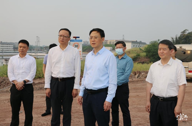 余先河率队调研泸州部分重点交通项目和物流项目(图3) 余先河率队调研泸州部分重点交通项目和物流项目(图3)