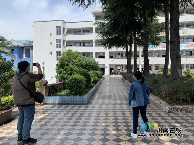 叙永县地质环境监测站扎实开展地质灾害隐患排查，为师生撑起安全“保护伞”(图1)