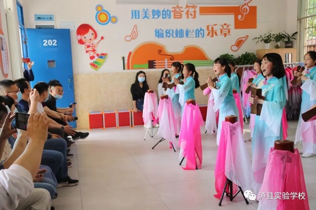 泸县实验学校迎接省文联、省曲艺家协会调研(图3)