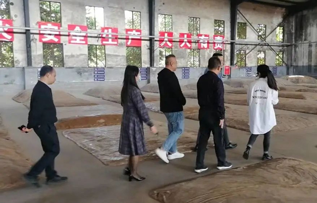 江阳区委常委、政法委书记张志方一行调研沈子国酒庄(图4)