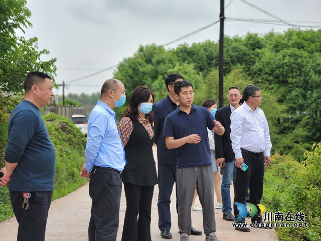 泸县人大常委会副主任赵淼带队督导2022年民生实事人大代表票决项目(图1)