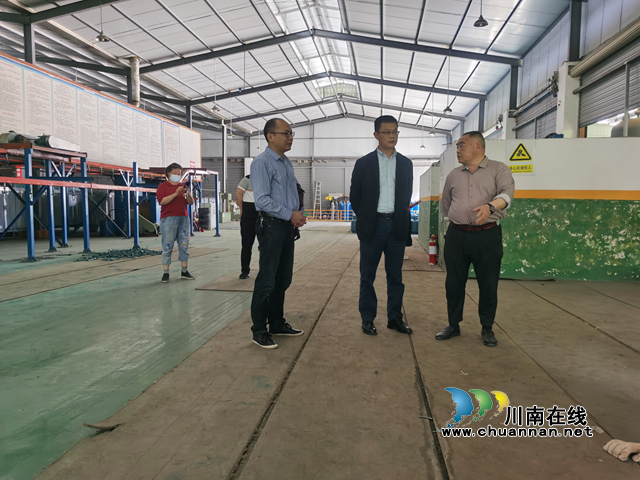 泸州市市场监管局副局长徐林到纳溪检查特种设备安全工作(图2)