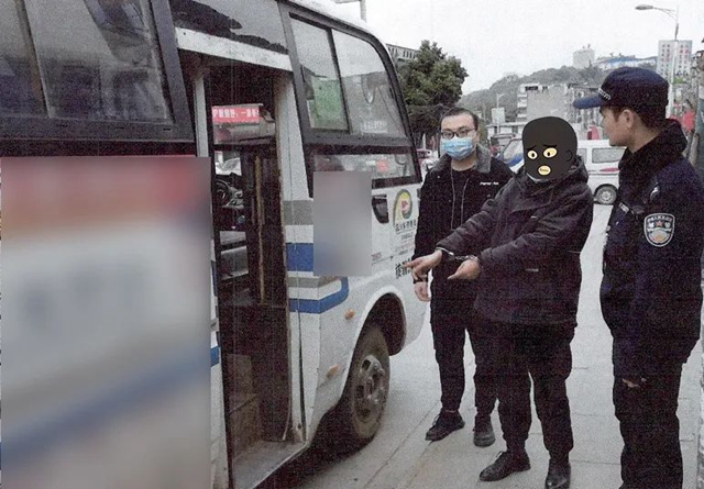 朋友结伴“摸包”分赃，双双被刑拘！(图4)