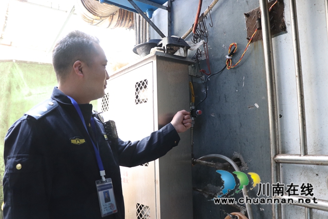 龙马潭区鱼塘街道综合行政执法队查处首例私自安装燃气泄漏报警器案(图2)