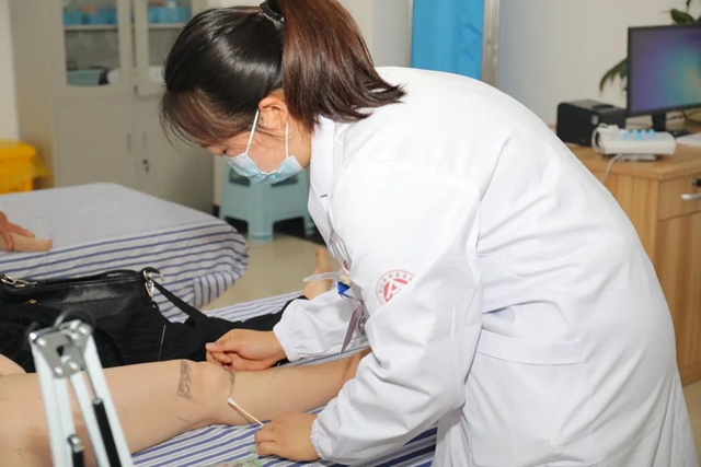 【奔走相告】合江县中医医院中医特色舌针室开诊啦！(图7)