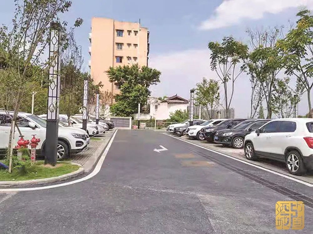 即日起,泸州开展停车秩序专项整治,重点整治……(图2) 即日起,泸州开展停车秩序专项整治,重点整治……(图2)