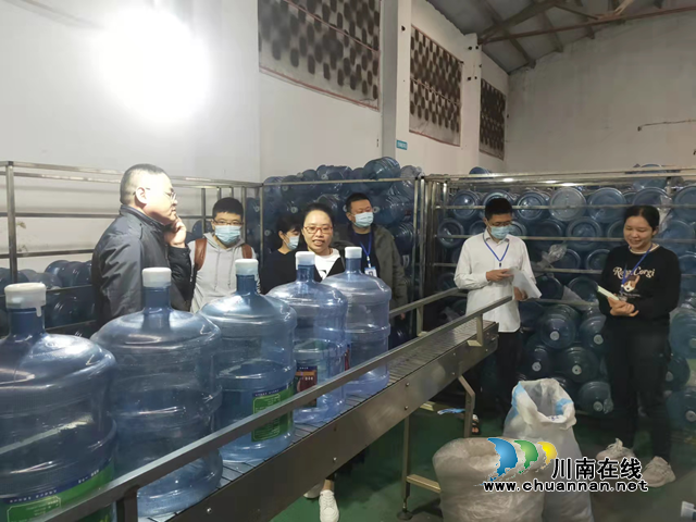 泸州市市场监管局组织开展食品生产企业飞行检查工作(图1)