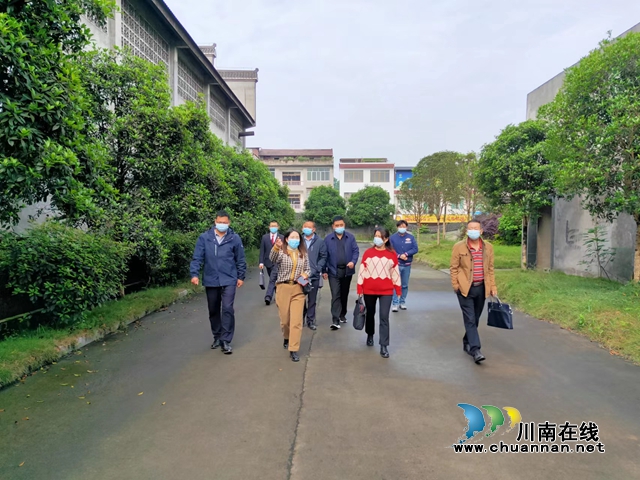 合江县应急管理局：聘请专家上门为企业“把脉”安全开“药方”(图1)