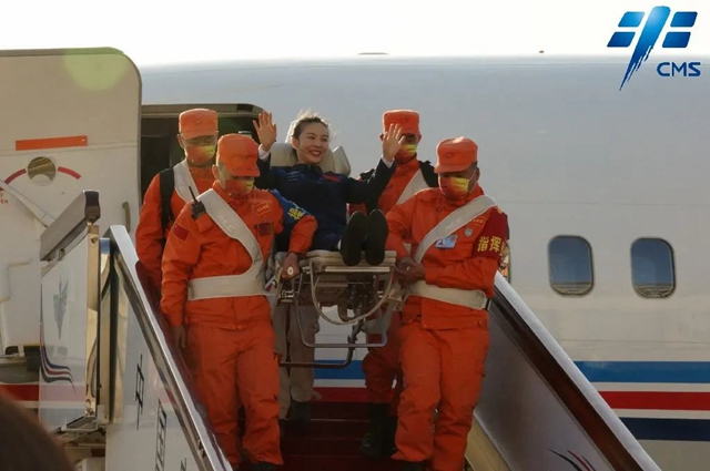 航天员出舱被抬着走?他们的身体变化超出想象!(图3) 航天员出舱被抬着走?他们的身体变化超出想象!(图3)