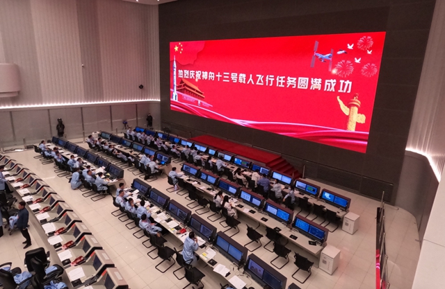 航天员出舱被抬着走？他们的身体变化超出想象！