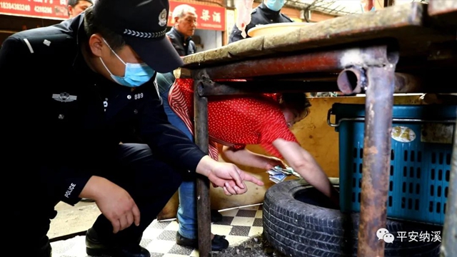 任性！用现金筑房，“一只耳”豪宅被警方拆除(图3)