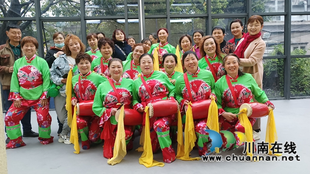 龙马潭区鱼塘街道枣林园社区：腰鼓迎新舞起来(图1)