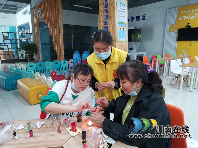 龙马潭区鱼塘街道社工站：“巧手慧心·邻里情浓”(图1)