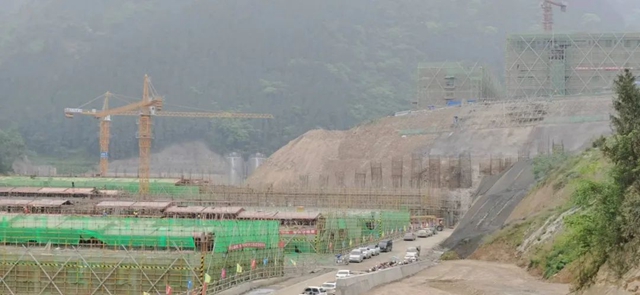 泸州市酒业投资一季度实现“开门红”(图3) 泸州市酒业投资一季度实现“开门红”(图3)