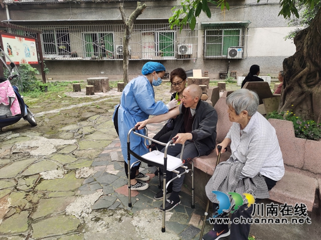 龙马潭区红星街道红星社区推进新冠疫苗“加强针”接种工作(图3)