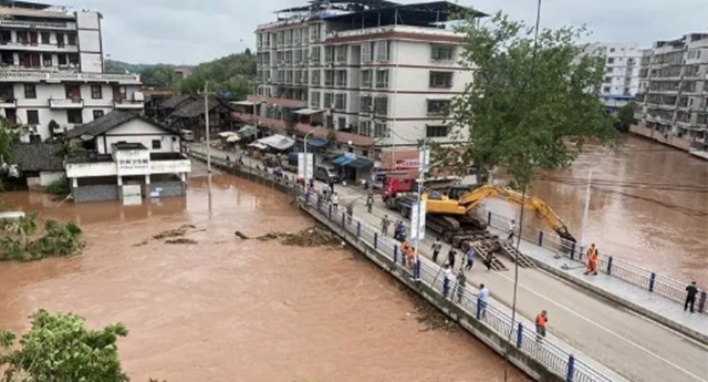 创历年4月最高水位!内江境内4条河迎来洪水(图1) 创历年4月最高水位!内江境内4条河迎来洪水(图1)