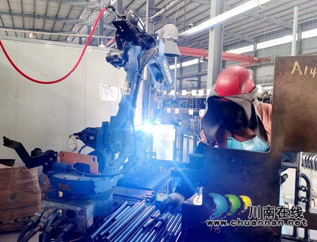 四川阿斯特医疗器械有限公司生产现场（李林芩摄） (2).jpg