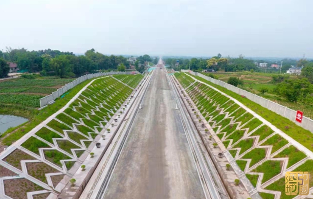 全国首个!渝昆高铁长山坳隧道斜切式喇叭口亮相(图2) 2.jpg