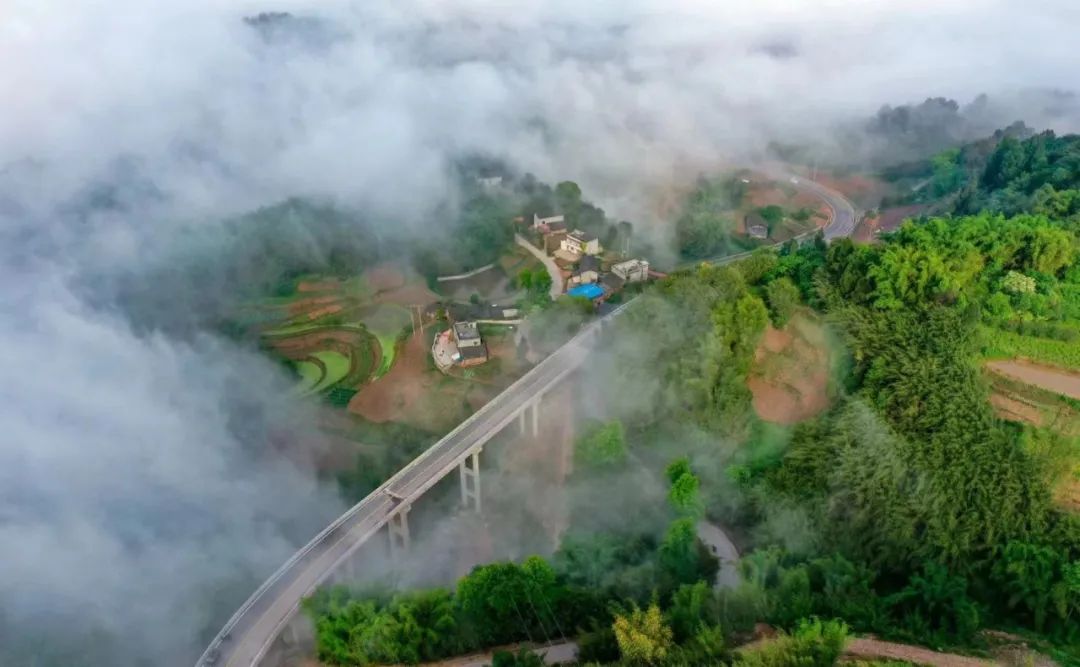 纳溪新增一条网红旅游公路,简直不要太美!(图3) 3.jpg