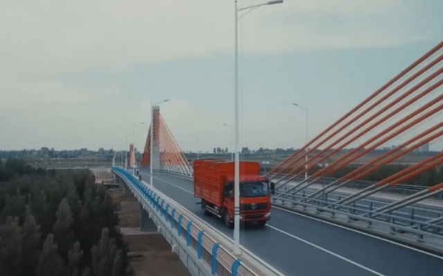 助力“电动宜宾”!五百辆新能源重卡落户宜宾(图4) 卡车4.jpg