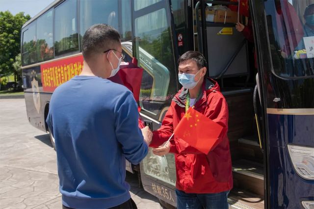 特别现场 | 欢迎回家!援吉林核酸检测支援队平安返泸(图8) nEO_IMG_8.jpg