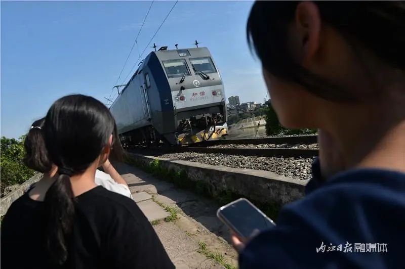 打卡！打卡！一部电视剧，让内江这座桥“发烫”了——