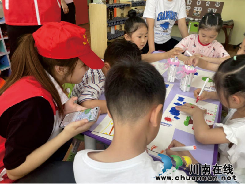 江阳区华阳街道春景社区开展“青伴童行,寓教于乐”安全教育志愿服务活动(图4) 3.jpg