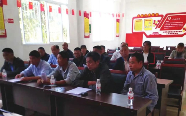 江阳法院:普法宣传进乡村,赋能充电助振兴(图3) 3.jpg