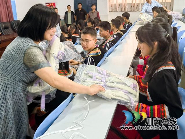 情系普格,温暖“彝”心 ┃ 民盟泸州市委“农村教育烛光行动”走进普格县民族初级中学(图3) 03.jpg