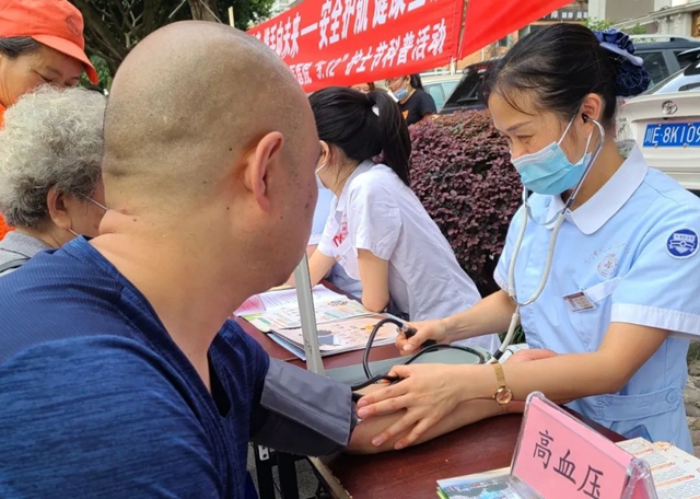 龙马潭区中医医院开展“5.12”国际护士节暨表扬系列活动(图6) 6.jpg