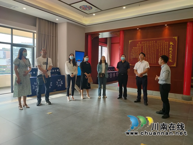 合江县委统战部:下足“三个功夫”,推动“对标找差、提能增效”活动走深走实(图3) 参观叙永统战之家.jpg