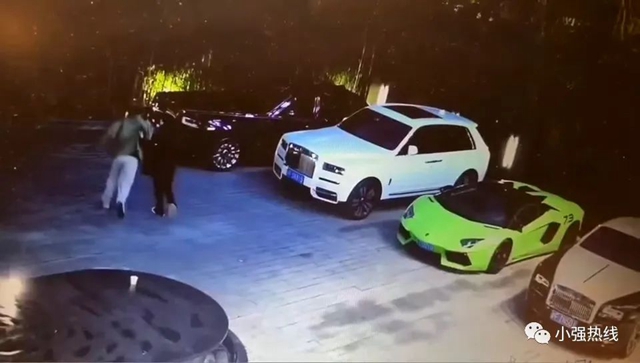 惹出祸事！成都一男子酒后狠踹4辆豪车，车损百万以上，警方已介入