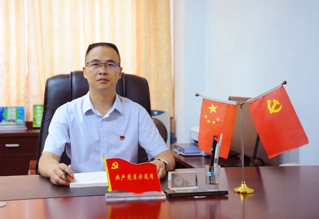 龙马潭区玉带河学校王位敏：满腔热情洒杏坛，一片丹心育桃李！