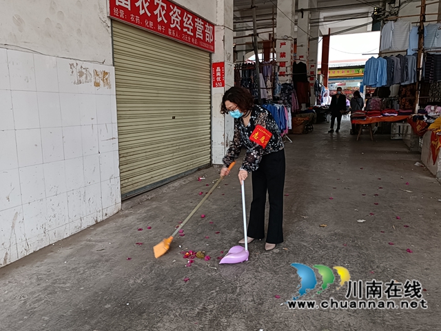 文明行动日,泸县云龙镇吹响创文“集结号”(图1) AQHUL`(`_DI6D{T`AR_3C7E.jpg