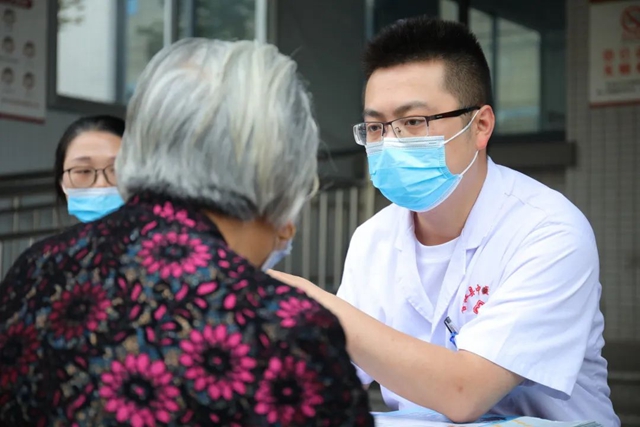 【对标找差 提能增效】合江县中医医院:免费义诊,发放药品,“温”暖民心!(图7) 7.jpg