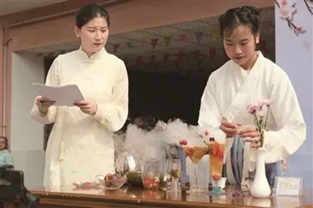 泸州:家长学生观念新 中职教育成“香饽饽”(图4) 4.jpg