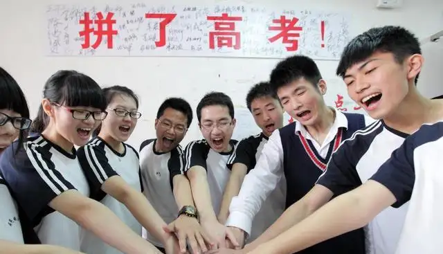 @泸州人,出门记得常备雨伞(图1) 3.png