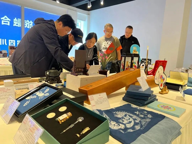 泸州斩获2金2银9铜!2022四川特色旅游商品大赛结果揭晓(图1) 1.jpg