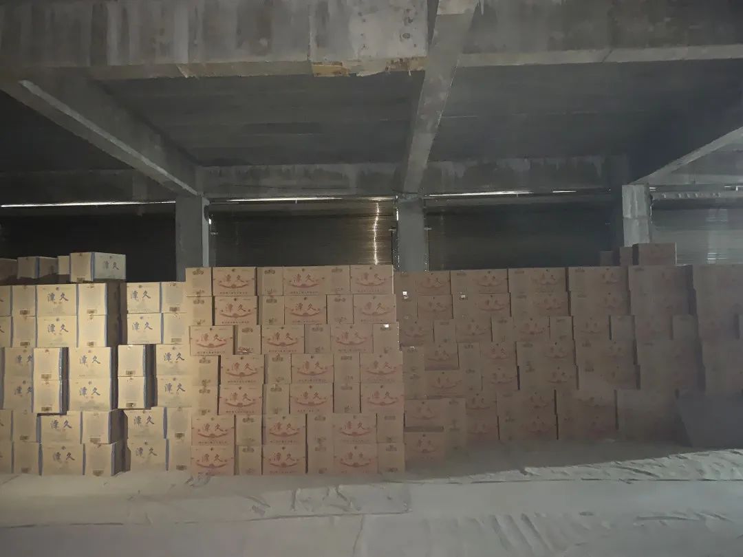 江阳法院奔赴千里 成功保全白酒4799件