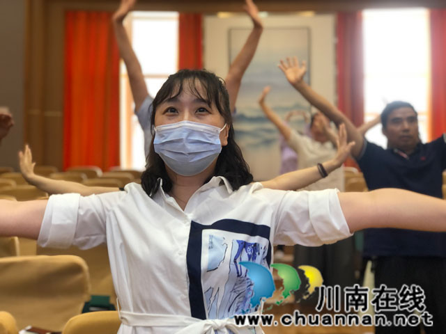 中医药文化进校园 泸州民盟来助攻(图2) 2.jpg