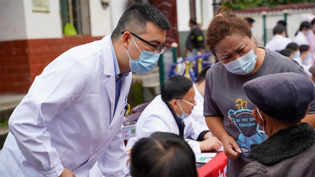 西南医大附院:博士专家团队进彝乡 把健康送到凉山越西群众“家门口”(图5) 5.jpg